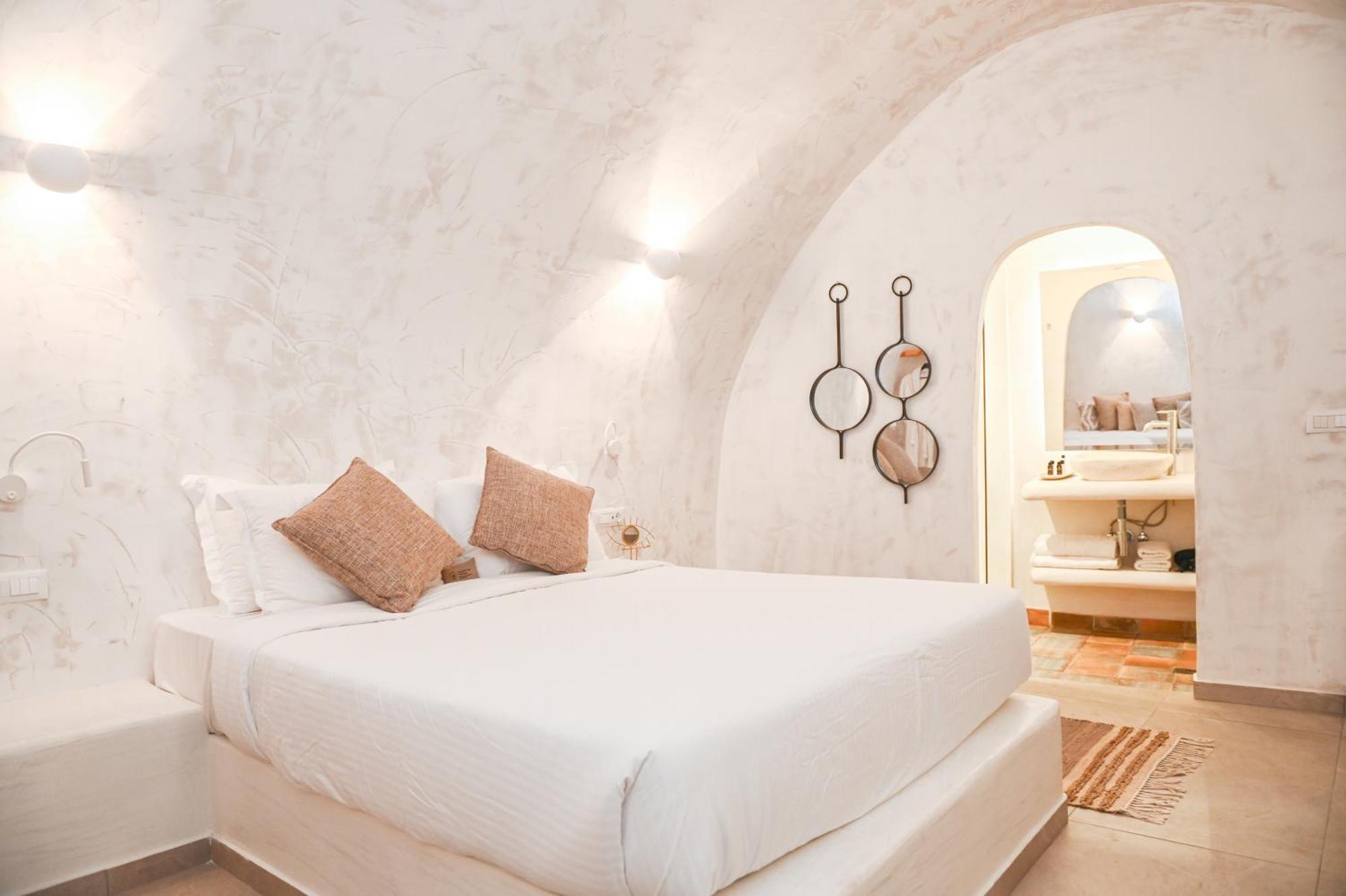 White Curves Santorini Bed & Breakfast Akrotiri  Ngoại thất bức ảnh